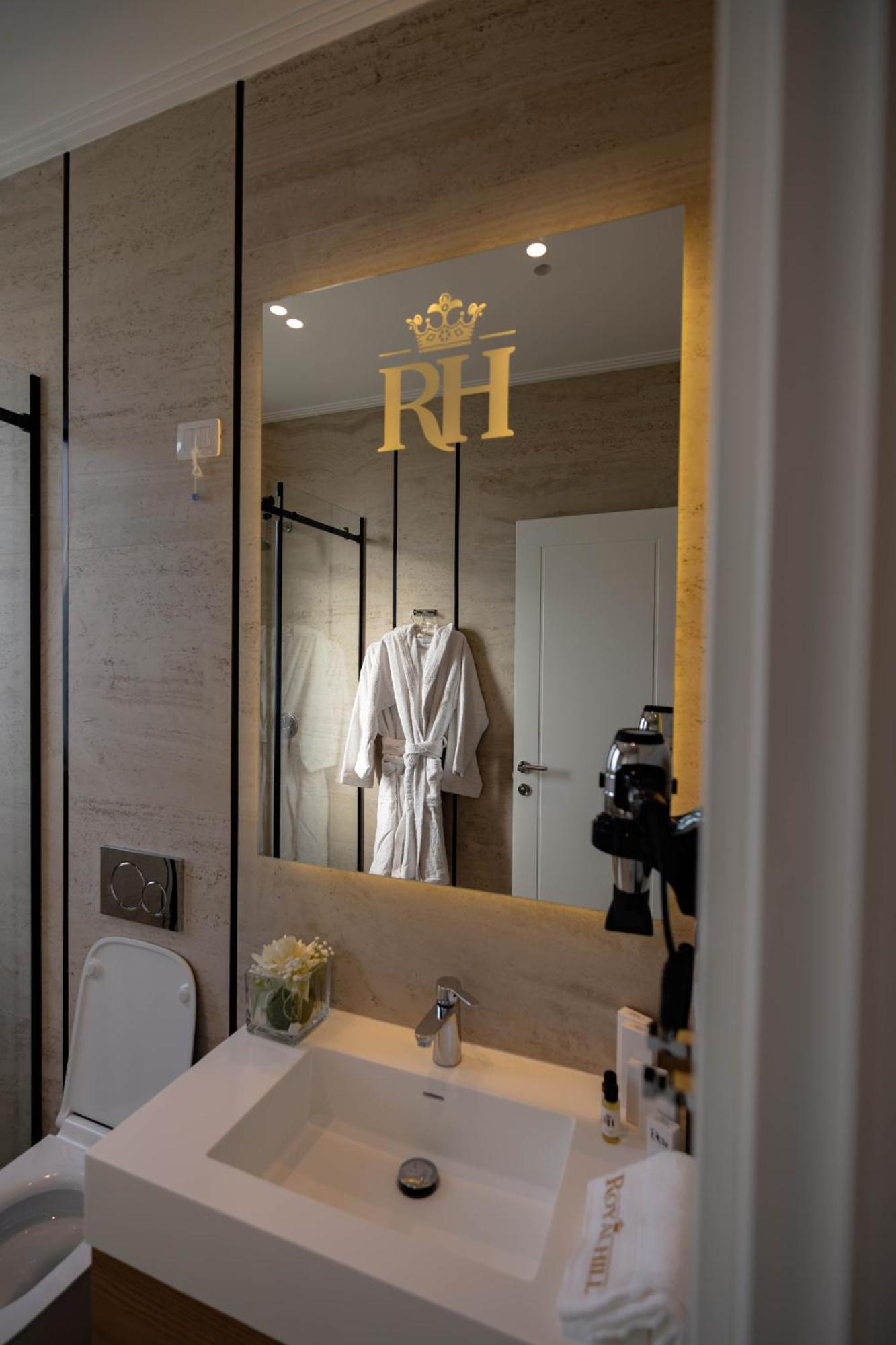 Royal Hill Hotel Vore ภายนอก รูปภาพ