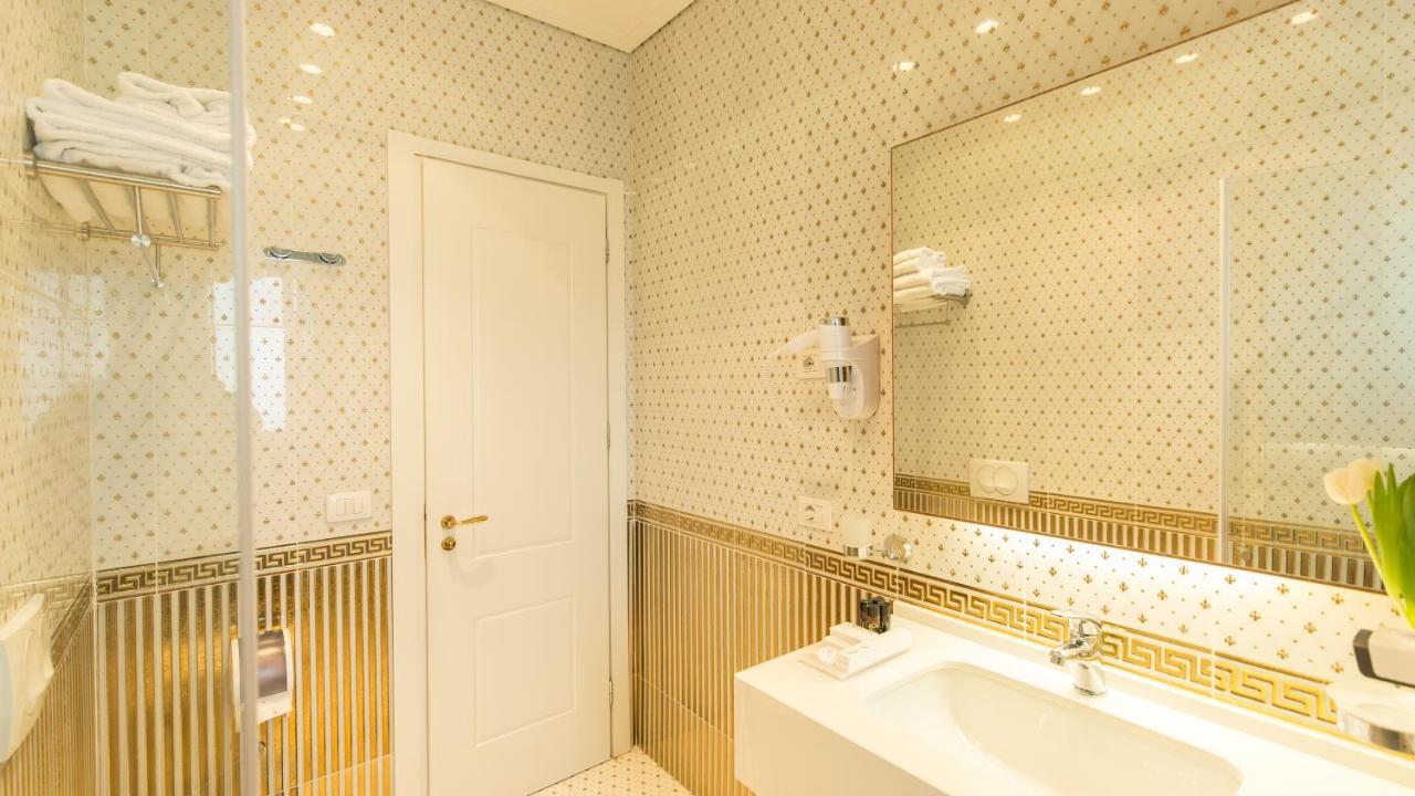 Royal Hill Hotel Vore ภายนอก รูปภาพ