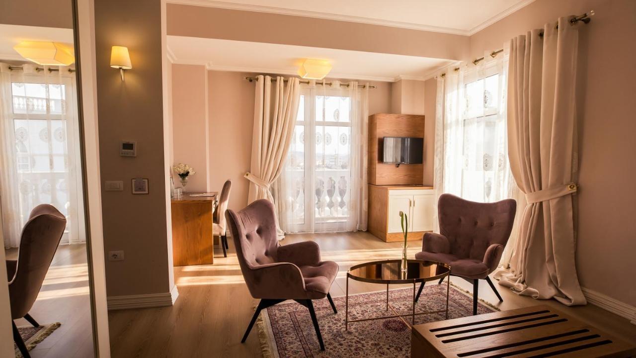Royal Hill Hotel Vore ภายนอก รูปภาพ