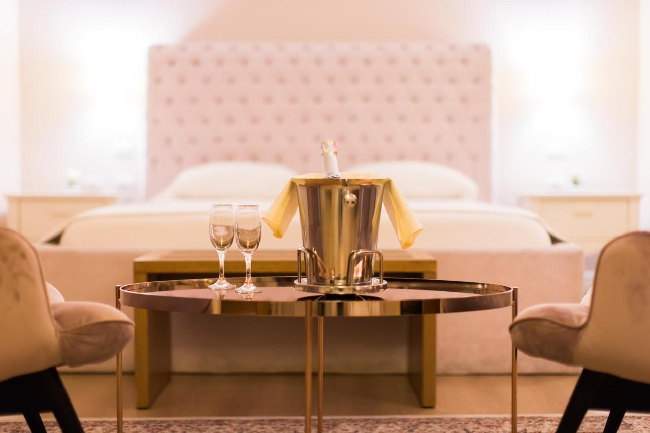 Royal Hill Hotel Vore ภายนอก รูปภาพ