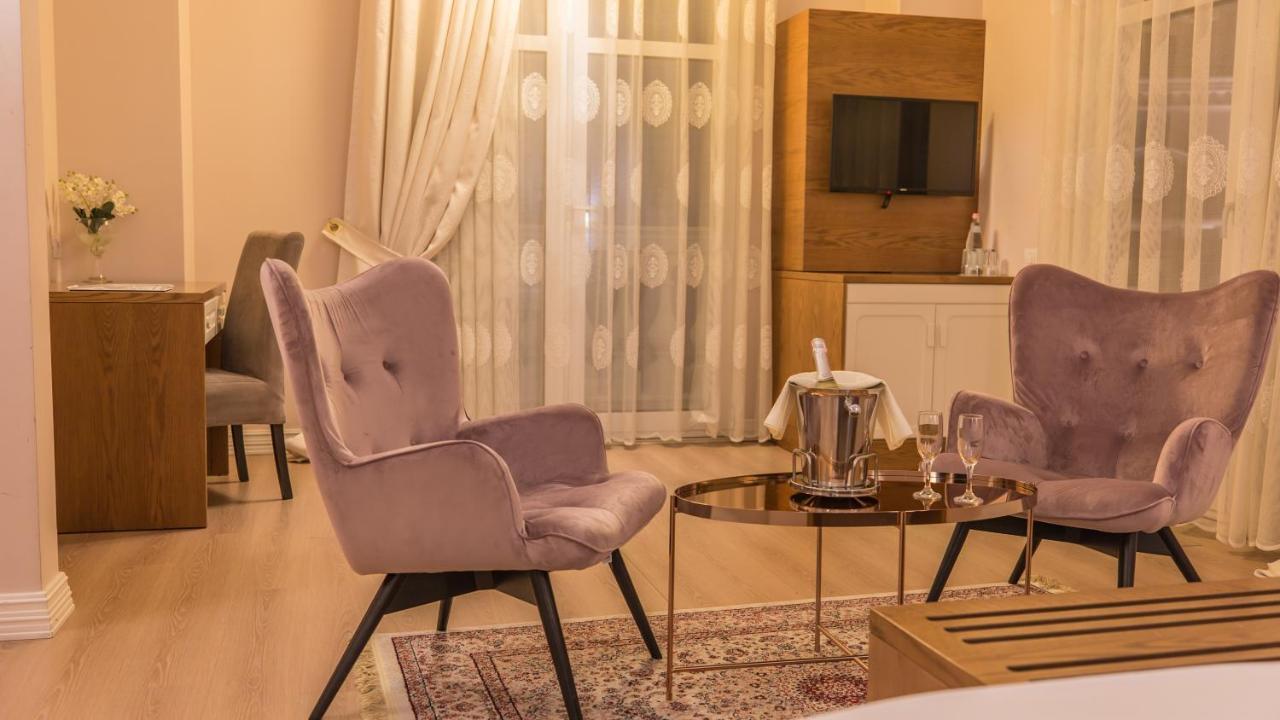 Royal Hill Hotel Vore ภายนอก รูปภาพ