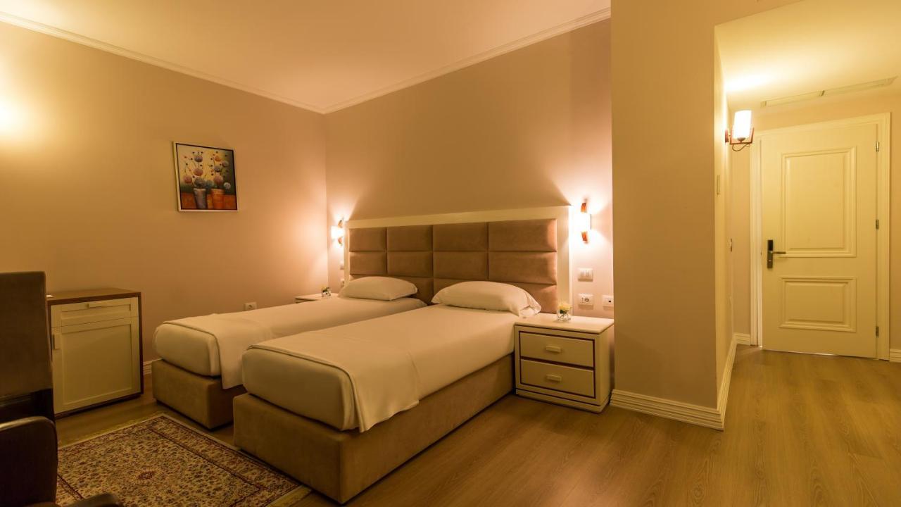 Royal Hill Hotel Vore ภายนอก รูปภาพ