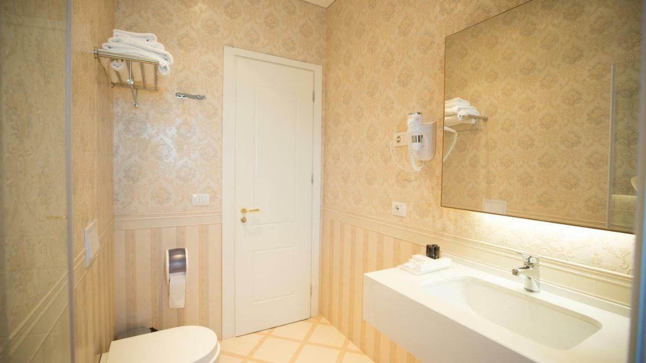 Royal Hill Hotel Vore ภายนอก รูปภาพ